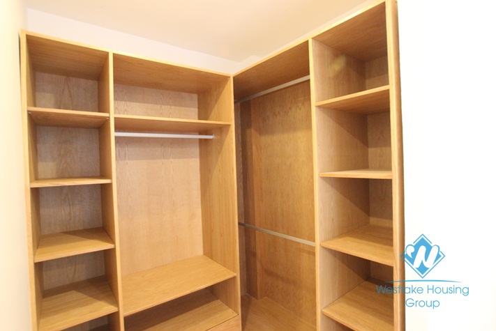 Nice 3 bedroom apartment for lease on Dang Thai Mai, Tay Ho, Ha Noi